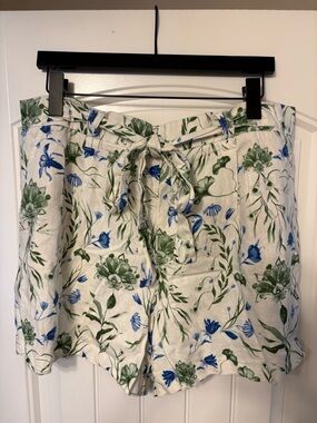 C&C California White Floral Tie-Waist Bermuda Shorts